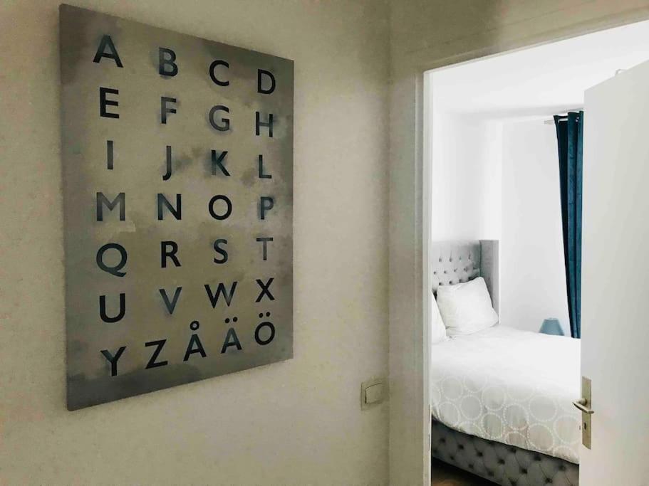Disney Cosy Lounge Serris Bagian luar foto