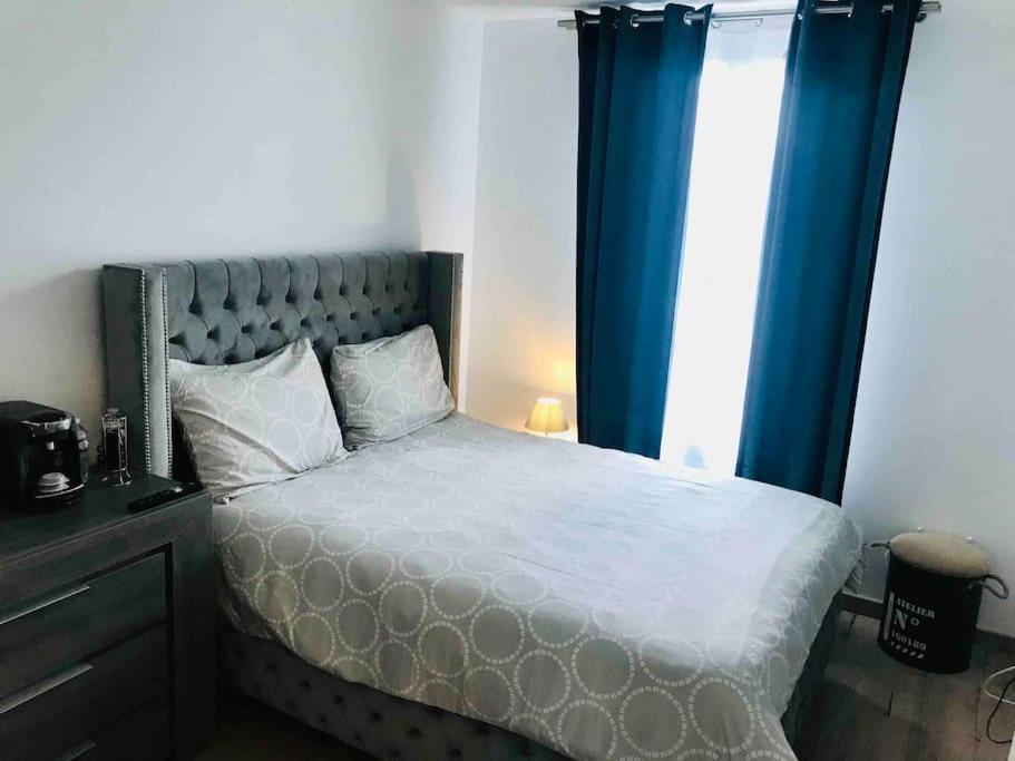 Disney Cosy Lounge Serris Bagian luar foto